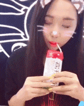 九子|搞笑GIF: 疫情还没有结束，他们一家子还得在我家待上一段时间