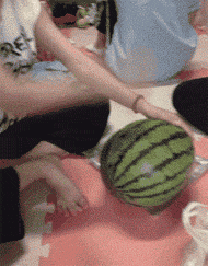 电焊|搞笑GIF:整蛊朋友三连环,你能躲过几个