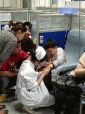 新垣|搞笑GIF：周末在家姿势——新垣躺