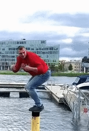 妹子|GIF爆笑:妹子是故意让你靠的,这样的女孩不好找了,娶回家吧