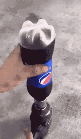 害羞|搞笑GIF：好害羞的姑娘！