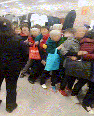 这是|搞笑GIF:哎呀我去,这么厉害,赌圣吗?