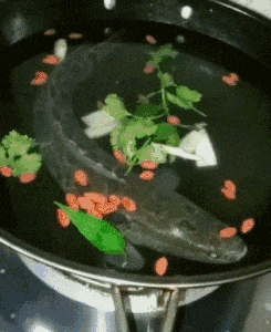 设计师|搞笑gif: 设计师你给我出来，你告诉我这个锁有什么用