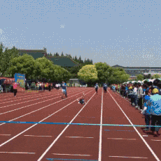 妹子|搞笑GIF趣图:姑娘你喝了多少酒才能醉成这样?这下丢人丢大了!