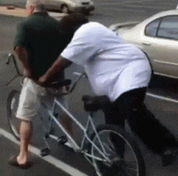 磨砂玻璃|搞笑GIF：自行车：怪我咯