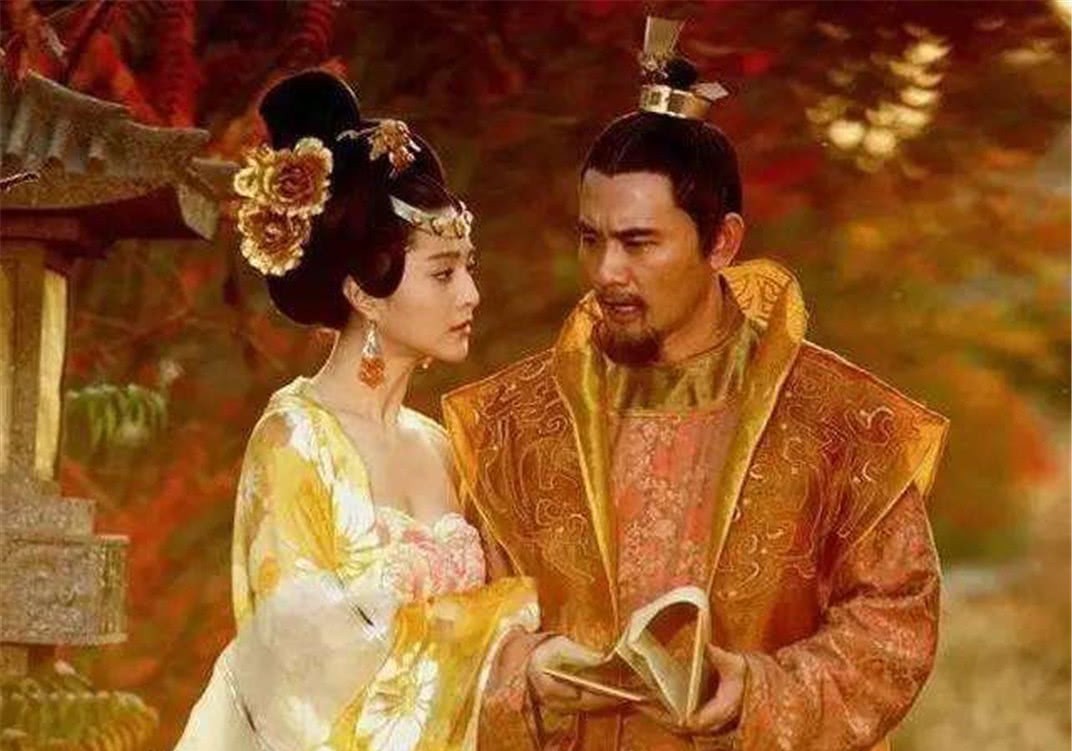 唐玄宗宠爱杨贵妃10余年,为何没生1个孩子?只因这3大缺陷