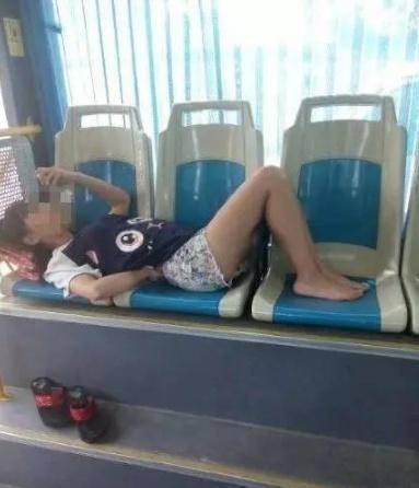 申请书|GIF搞笑趣图:我要辞职了,我这申请书老板肯定会批!