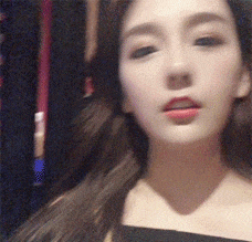 易上|搞笑GIF:吃的苦中苦方为狗上狗