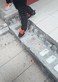 树底下|原创 搞笑GIF趣图：这一跳，膝盖怎么对男友解释是个问题了