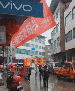 小伙|段子趣图: 老夫闯荡江湖几十年第一次摸不到骨头, 全是肉