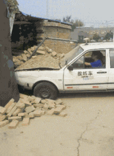 翻跟头|搞笑GIF动图:论翻跟头,我只服这位大哥