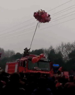 做贼心虚|搞笑GIF：今天给大家展示一下 什么叫做做贼心虚