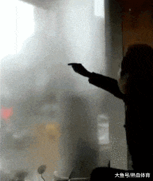 安全帽|搞笑GIF:幸好带了安全帽,要不然后果不堪设想啊