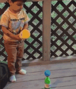 妹子|搞笑GIF：原来妹子穿高跟鞋还有这个用