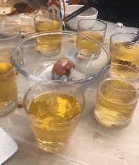 麻辣烫|爆笑GIF:阿姨还会就地取材,哈哈哈哈哈差点笑出腹肌