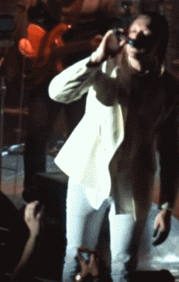 彩礼|搞笑GIF:花同样的彩礼，选了个最大号的，还是兄弟厉害