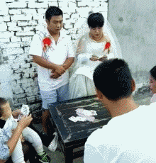 苹果|搞笑GIF趣图：我正要一口吃掉苹果，女孩急了