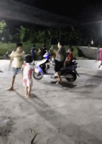 电动车|搞笑GIF:好好的鱼,让你们玩的这么丧心。