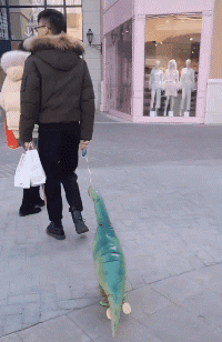 尴尬|爆笑GIF：姑娘，玩游戏还是踏实点，这下尴尬了吧