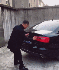 媳妇|搞笑GIF趣图:你这技术高啊!掉了的东西不用手就可以捡起来!