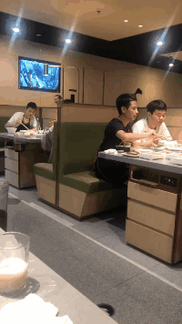 回头率|搞笑GIF趣图:小伙子,搞个这样的发型,回头率应该很高吧!