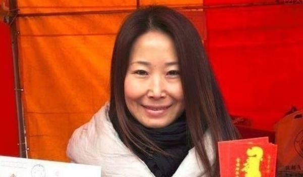 叶赫那拉-姝宏经常拍卖自己的书法并将其捐赠给需要帮助的人,很令人