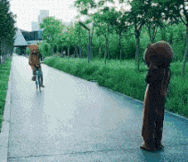 妹子|GIF搞笑: 有懂唇语的吗,看看妹子在说啥