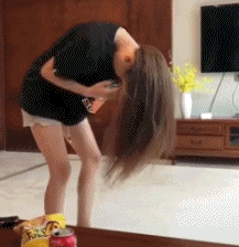 这是|搞笑GIF: 这饭做的大妈都看不下去了