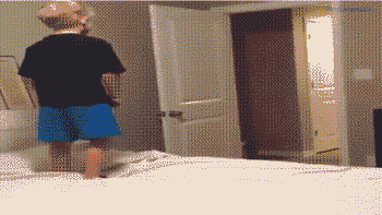 经费|搞笑GIF动态图：“让你皮，还皮不？”