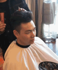 哥们|GIF搞笑趣图：哥们，你这是怎么练出来的，我看着很厉害啊！