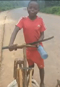 孩子|搞笑GIF:不如把孩子喊出来。打打球。