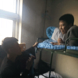 胯骨|搞笑GIF：狗子：为了这个家，我真的太难了