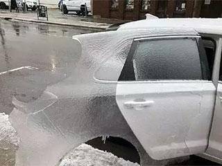 底气|搞笑GIF：?今天发工资了，走路都有了底气！！