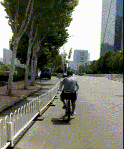 浴缸|搞笑GIF图：想要锻炼随时随地，看看人家姑娘用浴缸锻炼