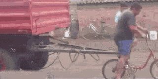 一起|搞笑GIF:我不要和这个家伙拴在一起!太恶心了!