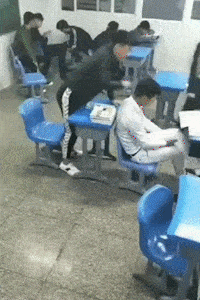 妹子|搞笑GIF动图： 妹子, 你别想跑了