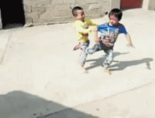 一起|搞笑GIF:我不要和这个家伙拴在一起!太恶心了!