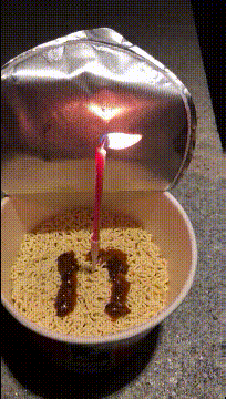 妹子|搞笑GIF：妹子，喝完这杯还有三杯！