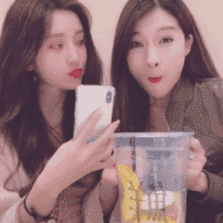 妹子|搞笑GIF趣图：妹子，你这是怎么了？我怎么就没看懂呢？