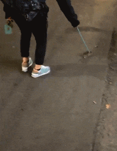 杰瑞|搞笑GIF趣图：兄弟别藏了我们看到了，给我们吃一口