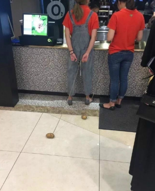 部门|爆笑GIF趣图:公司里业绩最高的一个部门,我们部门没资格跳这样的舞!