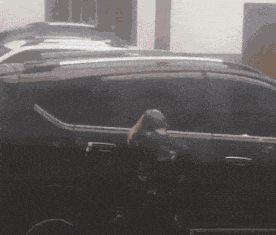 当家|搞笑GIF趣图:穷人家的孩子早当家,这句话真的不假