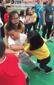 肘子|搞笑GIF趣图:大哥,大肘子虽然好吃,但你这吃相真难看