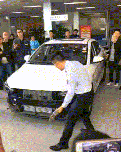 泥瓦工|搞笑动图:你给我吐出来!你怎么什么都吃呢