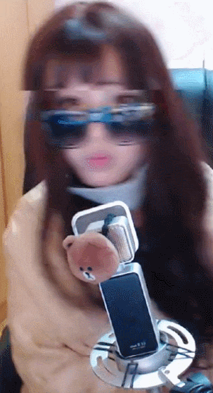 妹子|搞笑GIF: 逗比妹子一枚, 尤其是她那个流氓眼睛