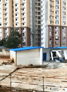 老王|搞笑GIF图：妹子你下蹲时候慢点啊，这下多年的便秘估计治好了