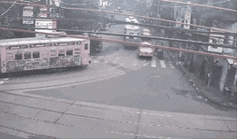 姑娘|搞笑GIF: 姑娘的这招是传说的中的无敌抽筋腿吧