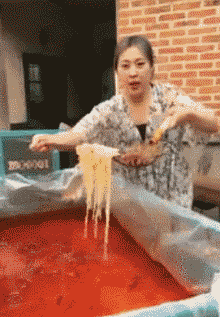 媳妇|爆笑GIF图：哥们，碰到一个不靠谱的媳妇你就等着受罪吧，哈哈