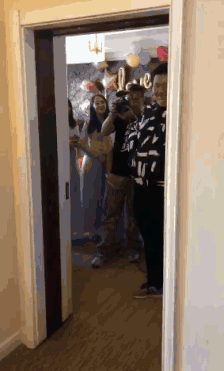 了不得|搞笑GIF |? 发现了不得了的东西