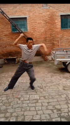 灯光师|搞笑GIF动图：灯光师！怎么不给新郎补光啊！